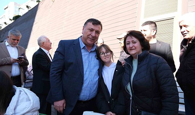 Özkan Alp Hamamyolu Caddesi'nde vatandaşlarla buluştu