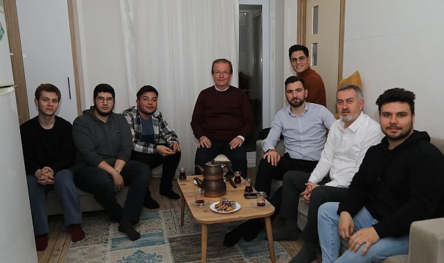 Pamukkale Adayı Pekdemir'den öğrenci evine çat kapı ziyaret