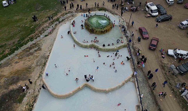 Pamukkale değil Bursa...Ücretsiz termal su ve çamur için akın akın geliyorlar