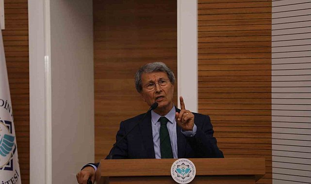 Prof. Dr. Halaçoğlu'ndan gençlere "Kendinizi geliştirin" tavsiyesi