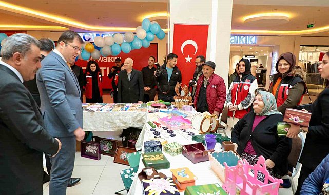 "Yaşlılarımızın El Emeği" sergisi açıldı