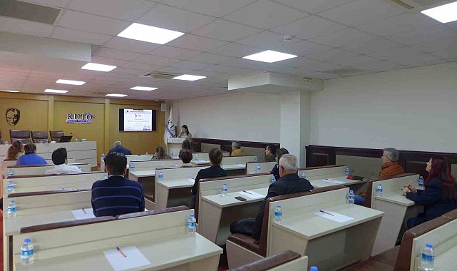 "Zorunlu Mesleki Yeterlilik Belgeleri" Bilgilendirme Toplantısı KUTO'da yapıldı