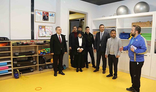 Rektör Altun, Besime Özderici Engelsiz Yaşam Merkezi'ni ziyaret etti