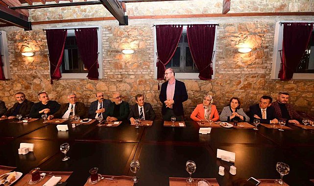 Rektör Erdal, Anadolu Üniversitesi akademik ve idari yöneticileriyle iftarda bir araya geldi