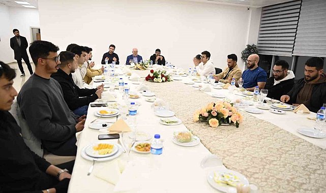 Rektör Savaş Filistinli öğrencilerle iftarda buluştu