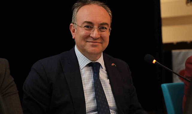 Rektör Yaşar'dan proje üretmeyen öğretim görevlilerine gözdağı: "Takipçisi olacağız"