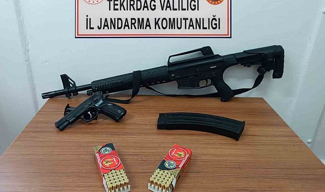 Ruhsatsız silahlar ele geçirildi