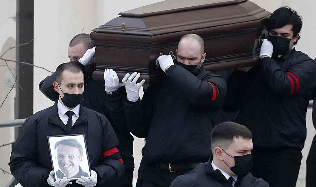 Rus muhalif lider Navalny, Moskova'da düzenlenen törenin ardından defnedildi