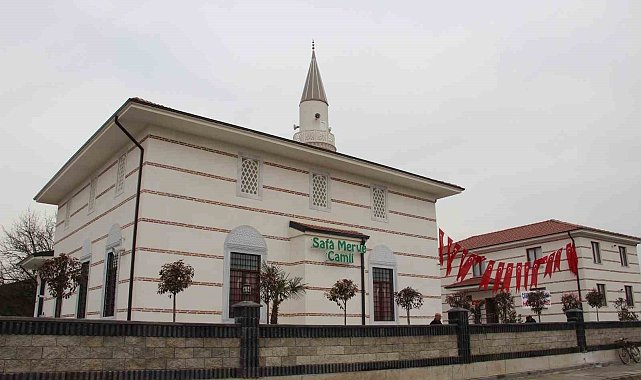 Safa Merve Cami dualarla açıldı