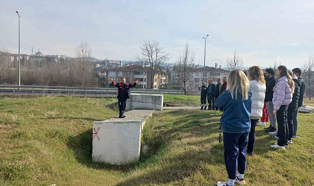 Sağlıkçılara arama kurtarma eğitimi