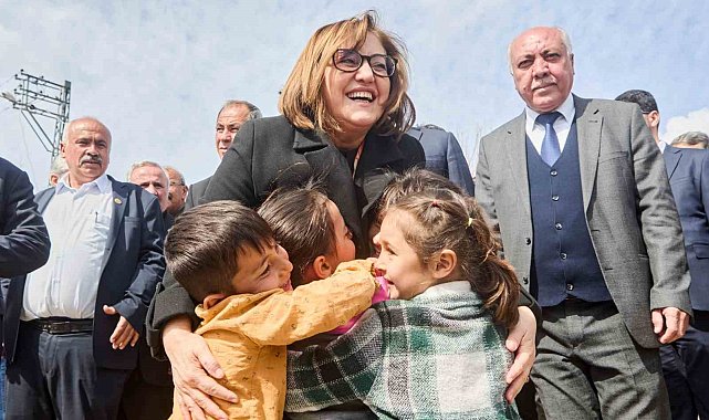 Şahin, seçim çalışmaları kapsamında Nurdağı Kartal Köyü sakinleriyle buluştu