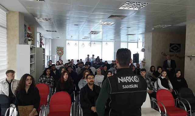 Samsun polisi, uyuşturucuya karşı bilgilendiriyor