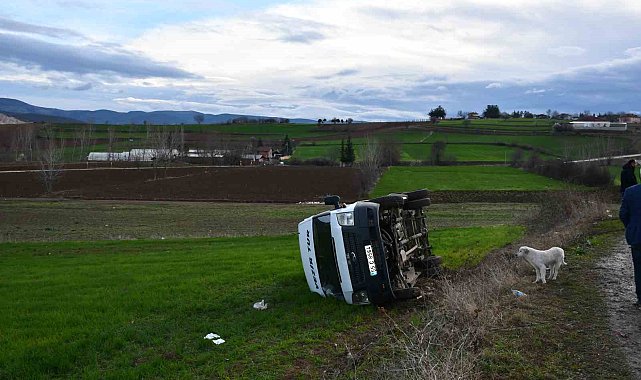 Samsun'da öğrenci servisi devrildi: 19 yaralı