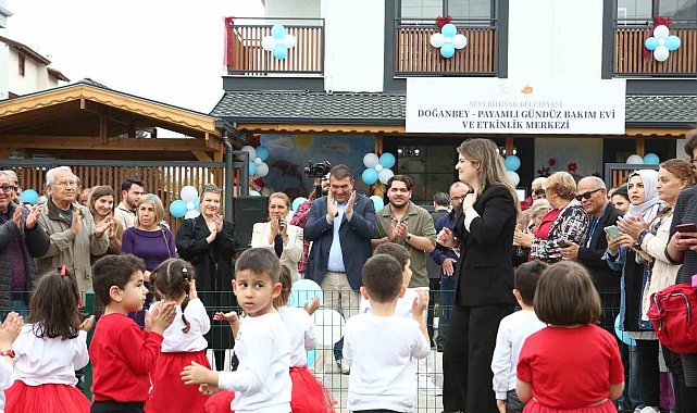 Seferihisar'da Gündüz Çocuk Bakımevi ve Oyun Sokağı açıldı