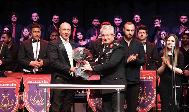 Şehitler Destanı Oratoryosu Balıkesir ve Bursa&#039;da sahnelendi