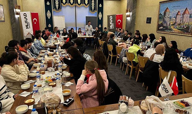 Sevgi evi çocuklarına iftar