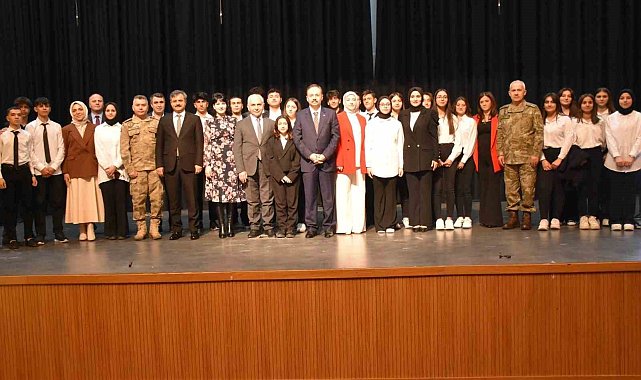 Siirt'te İstiklal Marşı'nın etkinliklerle kutlandı
