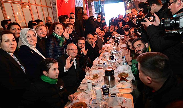 Simit ve tahanlı Başkan Aktaş'tan, çaylar Varank'tan