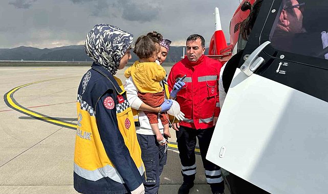 Şırnak'ta enfeksiyon şikayeti olan bebek ambulans helikopter ile Elazığ'a sevk edildi