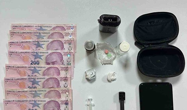 Şişli'de uyuşturucu, kalem ve elektronik sigaranın içinden çıktı