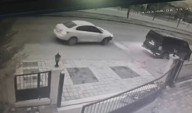 Sitenin girişine çarptı, böyle kaçtı