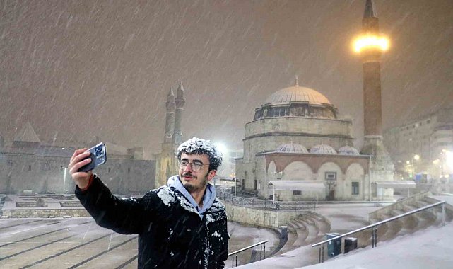 Sivas baharı beklerken kışı yaşadı, ortaya kartpostallık görüntüler çıktı