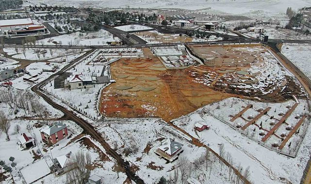 Sivas'ın "Altınkale"si beyaza büründü