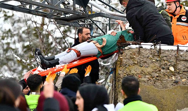 Sivas'ta nefes kesen deprem tatbikatı