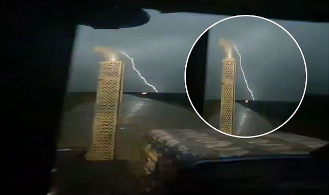 Siverek&#039;te yıldırımın yere düşme anı kamerada