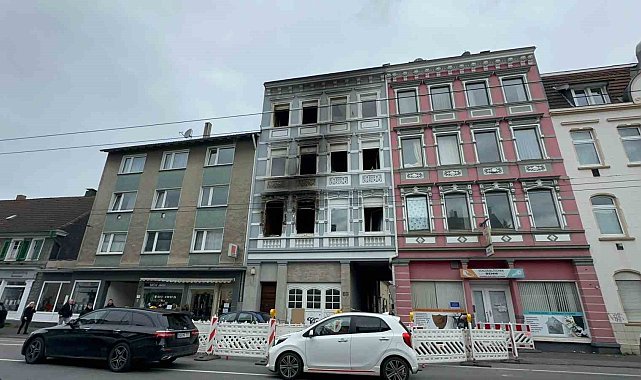 Solingen'de Türklerin yaşadığı bina kundaklandı: 2'si çocuk 4 ölü, 9 yaralı