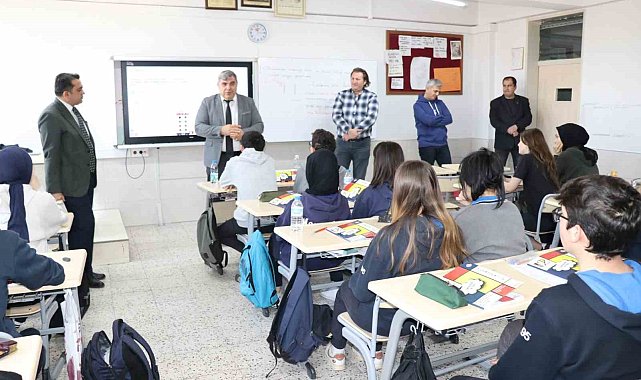 Sünnetci öğrencilerle satranç oynadı