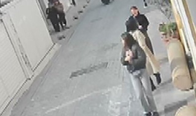 Taksi sürücüsünün, motosiklet sürücüsüne dehşeti yaşattığı anlar kamerada