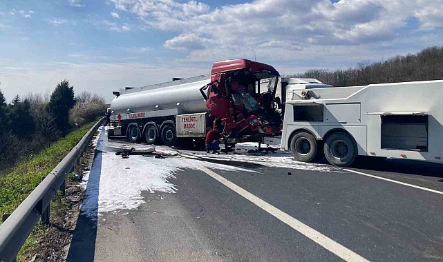 Tanker tıra arkadan çarptı 1 kişi yaralandı