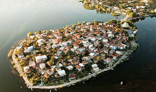 Tarihi Gölyazı'da hafta sonu yoğunluğu