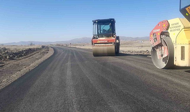 Taşhan'ı merkeze bağlayacak yolda çalışmalar devam ediyor
