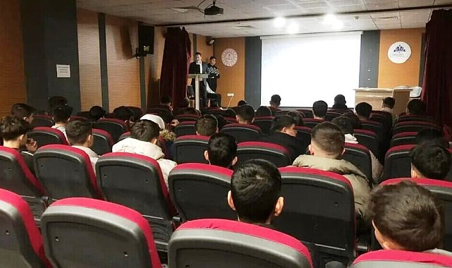 Tavşanlı MYO'da "Haritacılık Mesleğinde Değişen Gelecek ve Kariyer Planlama" konulu söyleşi