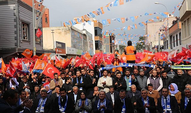 TBMM Başkanvekili Bekir Bozdağ'ın yaptığı açılış mitinge dönüştü