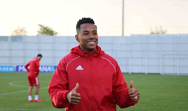 Tecavüz suçlamasıyla 9 yıl hapis cezası alan Robinho tutuklandı