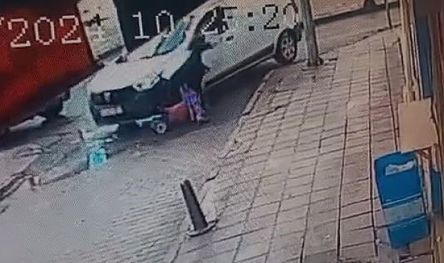 Tekirdağ'da yoldan geçen yayaya araç böyle çarptı