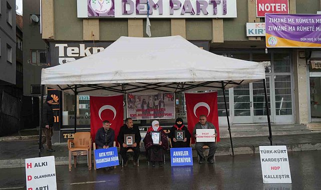 Terör mağduru ailelerin evlat çığlığı Muş'ta yükseldi