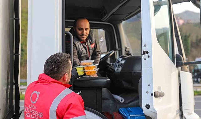 Tır şoförleri iftar saatini Ordu'ya göre ayarlıyor