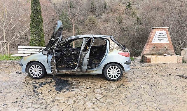 Tokat'ta yanan otomobil kullanılamaz hale geldi