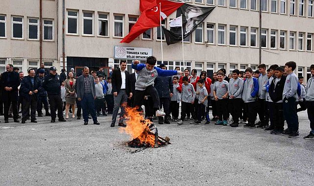 Tomarza'da Nevruz coşku ile kutlandı