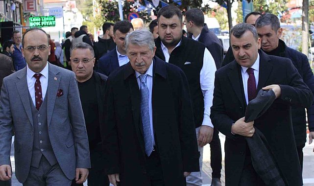 Toptan, "İnşallah bu seçimler Türkiye'nin geleceği ve istikrarı için yeni bir ümit kapısı aralayacaktır"