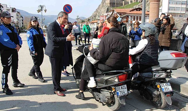 Trafik denetimi yapan Amasya Emniyet Müdürü Kurt: "Kadın sürücüler daha dikkatli"