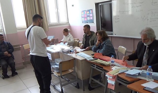 Tunceli'de oy sayımı devam ediyor
