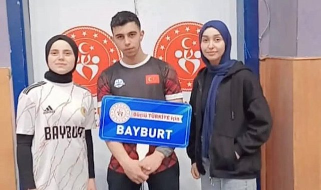 Türkiye bilek güreşi ikincisi Bayburt'tan