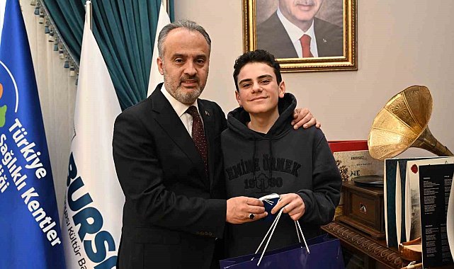 Türkiye'nin en genç satranç ustasından Başkan Aktaş'a ziyaret