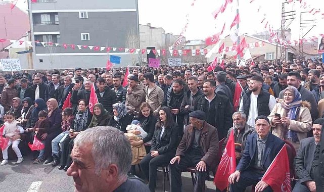 Tutak'ın ilk kadın adayı partililerle buluştu