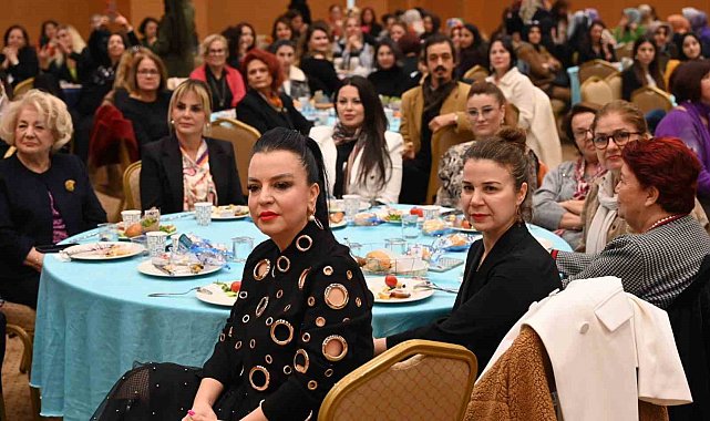Tütüncü, emekçi kadınlar buluşmasında